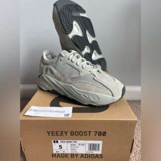 Yeezy Boost 700 Salt